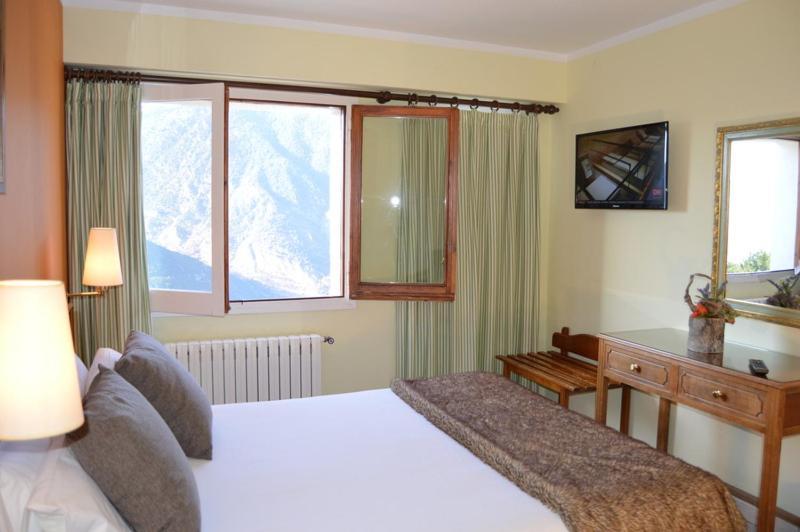 Coma Bella Hotel Sant Julia de Loria Room photo